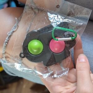 2$ Add On⭐Push & pop astronaut keychain/bag clip